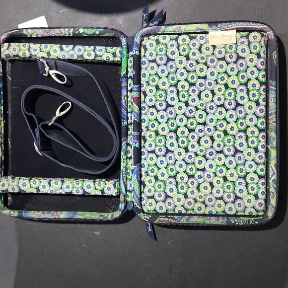 Vera Bradley Blue Rhapsody Mini Laptop/Tablet Case - Picture 3 of 10